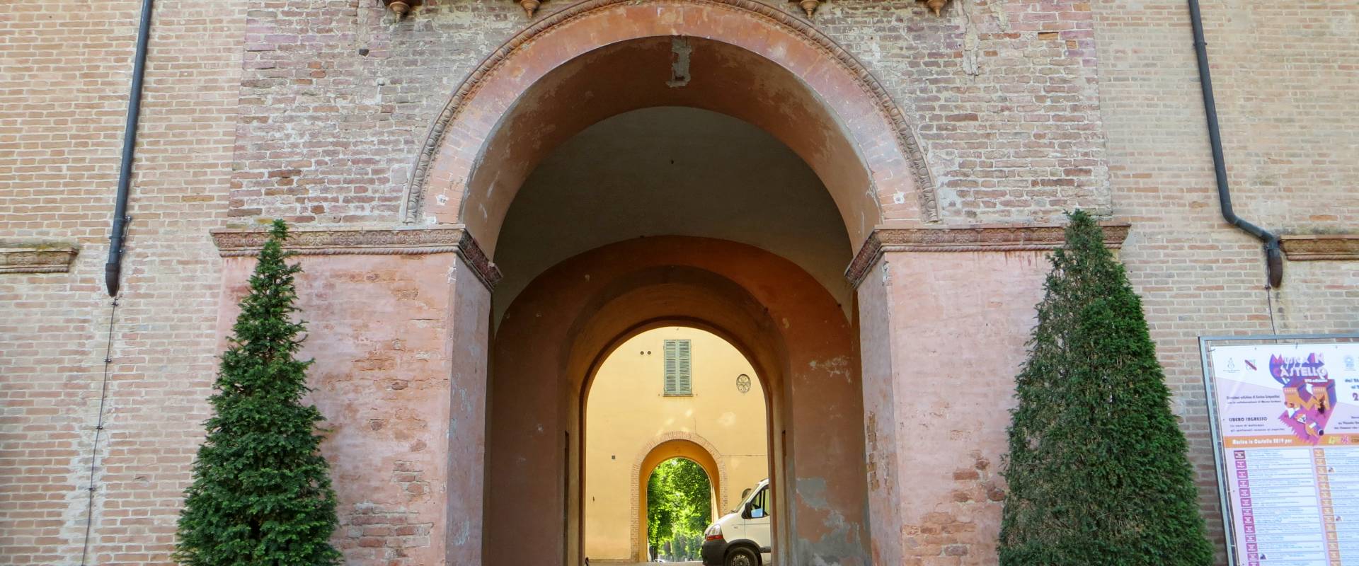 Rocca Pallavicino (Busseto) - portale d'ingresso 2019-06-19 photo by Parma198